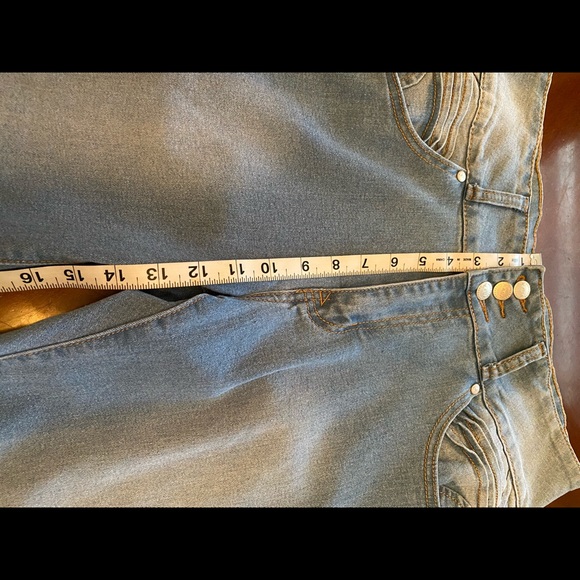 Women’s NWT Jeans, size 18 - Picture 5 of 7
